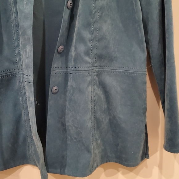 Blazer - Picture 4 of 6